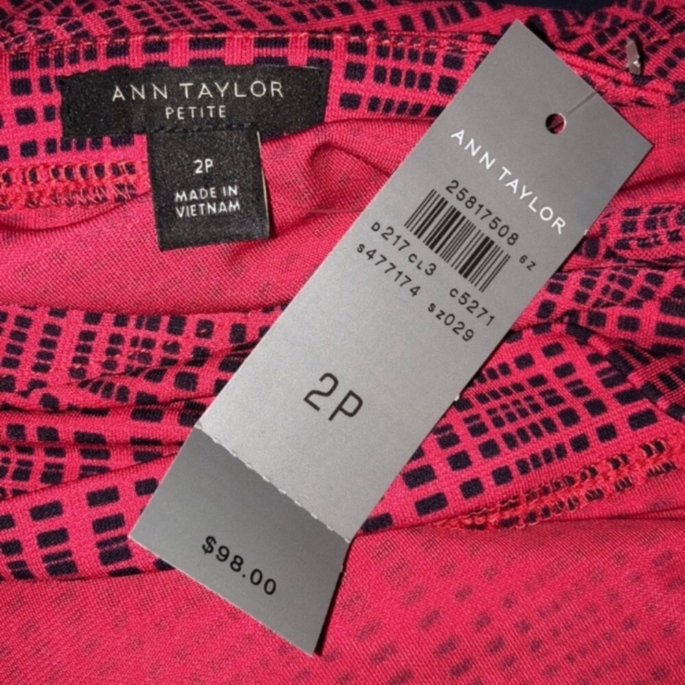 ❣️ANN TAYLOR❣️ILLUSION GEO BUTTON CUFF WRAP DRESS - Picture 3 of 6